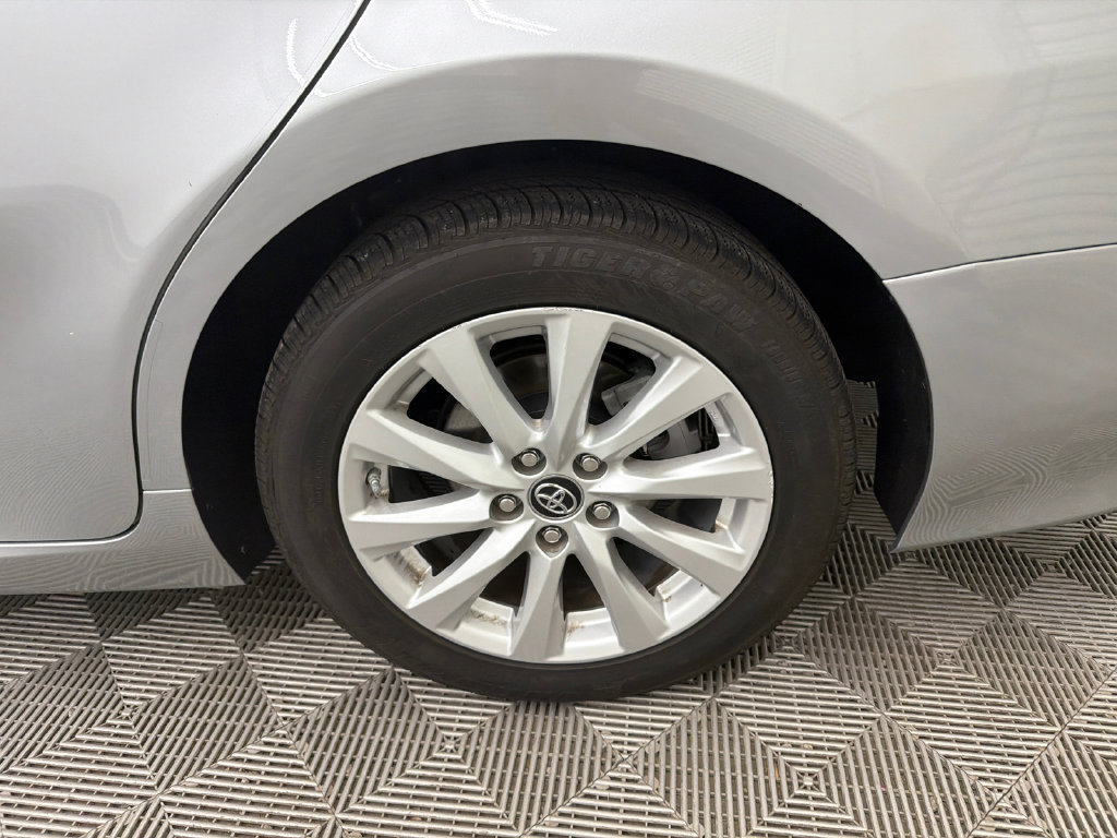 Used 2019 Toyota Camry LE FWD image 19