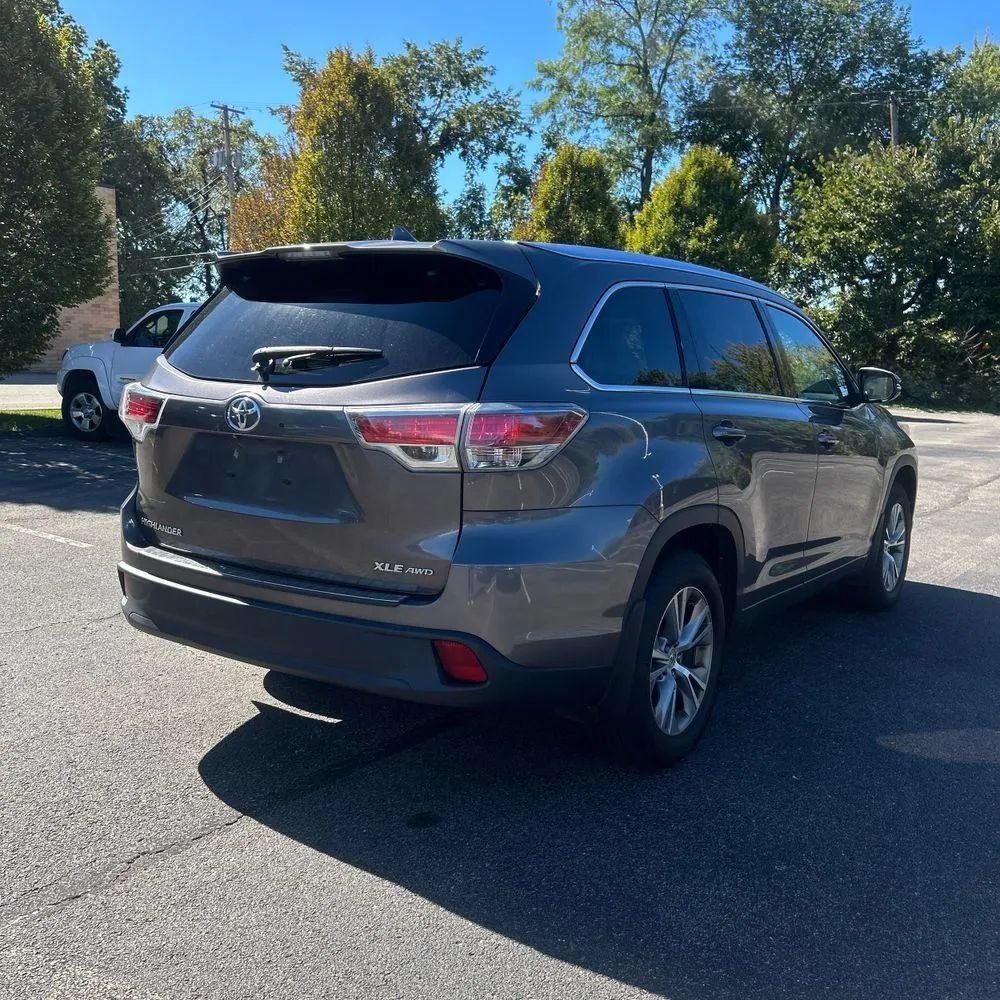 Used 2014 Toyota Highlander XLE AWD/4WD image 8