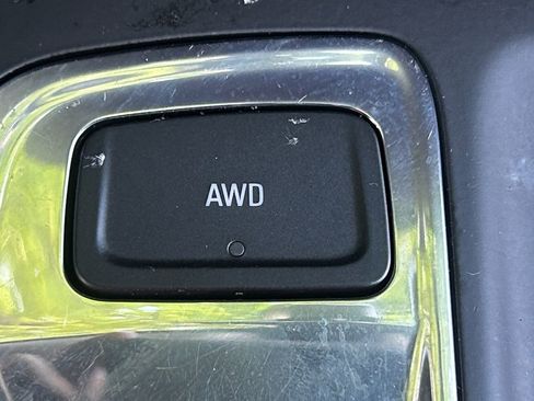 Used 2023 Chevrolet Equinox LS AWD/4WD image 27