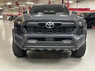 Used 2024 Toyota Tacoma TRD Sport w/ TRD Sport Upgrade Package video 3