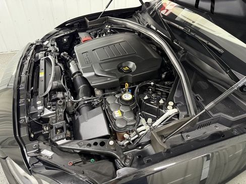 Used 2020 Jaguar F-PACE R-Sport image 32