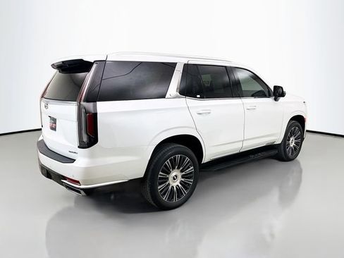 Used 2024 Cadillac Escalade Luxury image 9