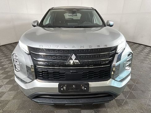 Used 2022 Mitsubishi Outlander ES AWD/4WD image 7