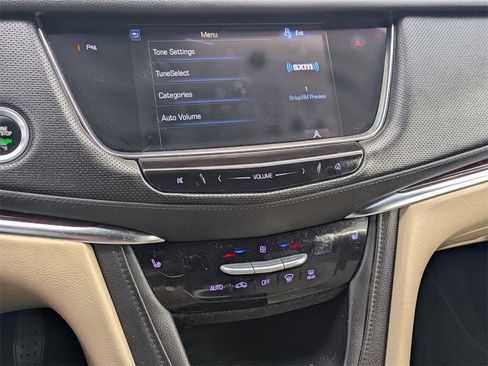 Used 2017 Cadillac XT5 Luxury w/ Driver Awareness Package image 20
