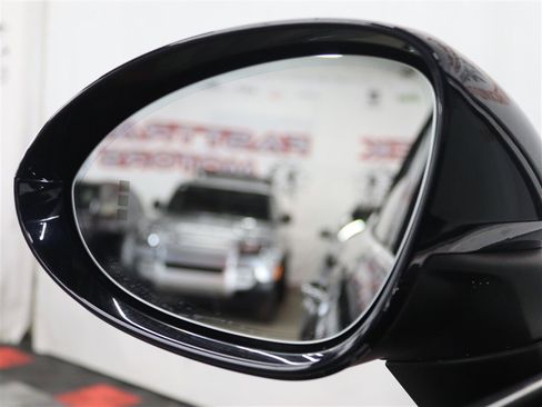 Used 2020 Porsche Cayenne image 16