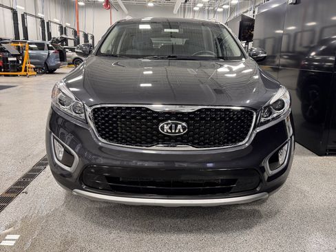 Used 2016 Kia Sorento EX image 32