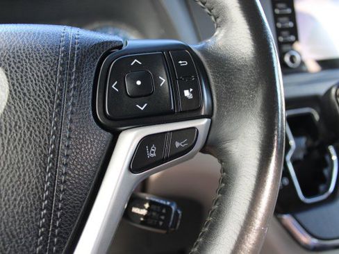 Used 2018 Toyota Sienna XLE NAVI image 37