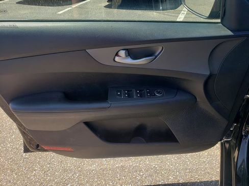 Used 2020 Kia Forte LXS FWD image 11