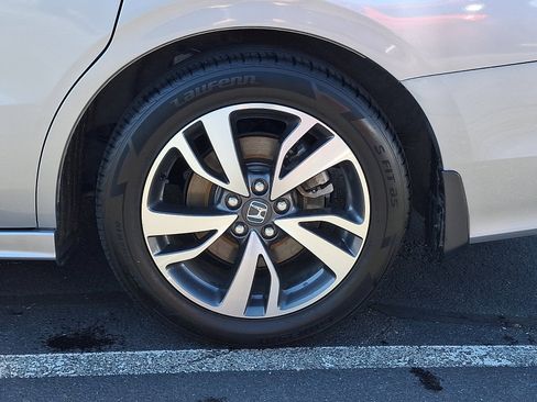 Certified 2023 Honda Odyssey Touring image 8