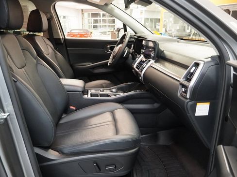 Used 2023 Kia Sorento EX image 35