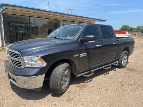 Used 2017 RAM 1500 Lone Star RWD image 2