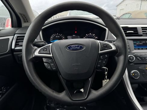 Used 2014 Ford Fusion SE image 18
