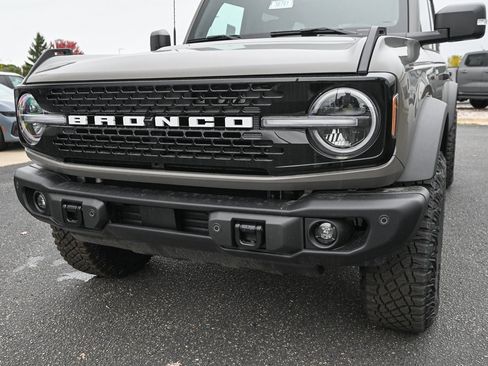 New 2025 Ford Bronco Badlands image 11
