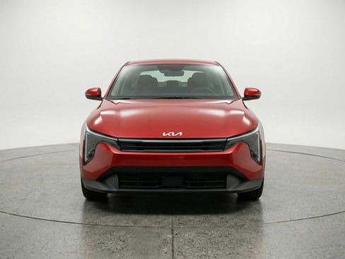Used 2025 Kia K4 LXS image 2