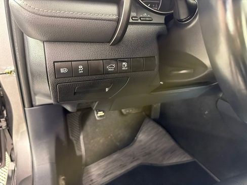 Used 2021 Toyota Camry SE FWD image 14