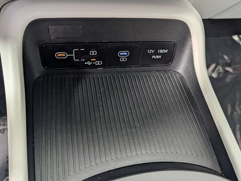 Used 2025 Hyundai Kona SEL FWD image 23