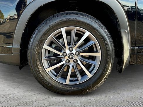 Used 2018 Toyota Highlander XLE image 9