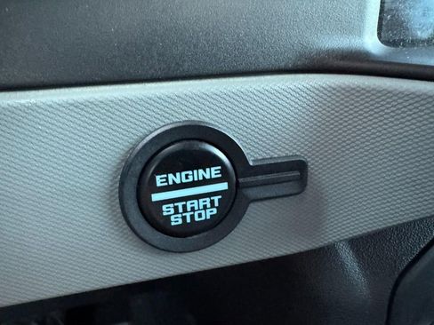 Used 2023 Ford Bronco Badlands image 21