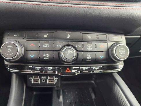Used 2025 Dodge Durango R/T w/ Blacktop Package AWD/4WD image 26