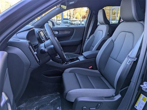 New 2025 Volvo EX40 Core w/ Climate Package image 15