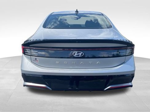 Used 2025 Hyundai Sonata SEL FWD image 4