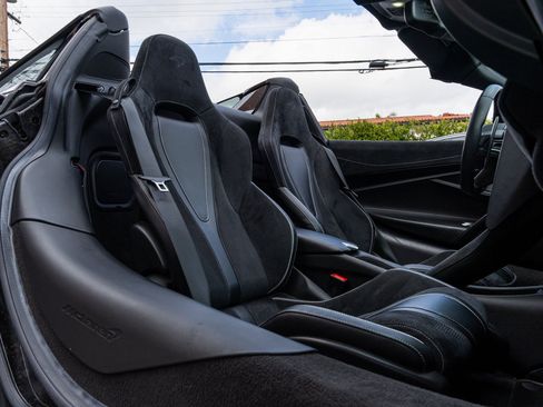Used 2020 McLaren 720S Performance image 21