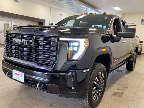 Used 2024 GMC Sierra 2500 Denali Ultimate image 4