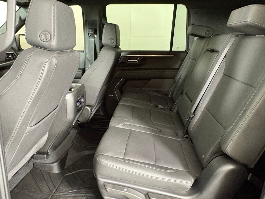 Used 2026 Chevrolet Suburban Z71 w/ Comfort Package AWD/4WD image 40