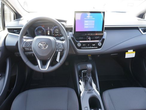 New 2026 Toyota Corolla SE image 2