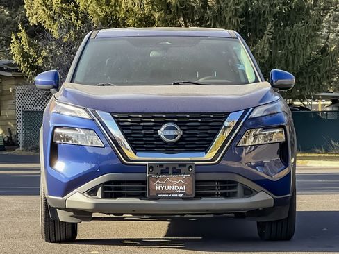 Used 2023 Nissan Rogue SV image 10