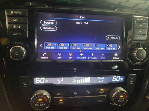 Used 2020 Nissan Rogue SV w/ Premium Package FWD image 25