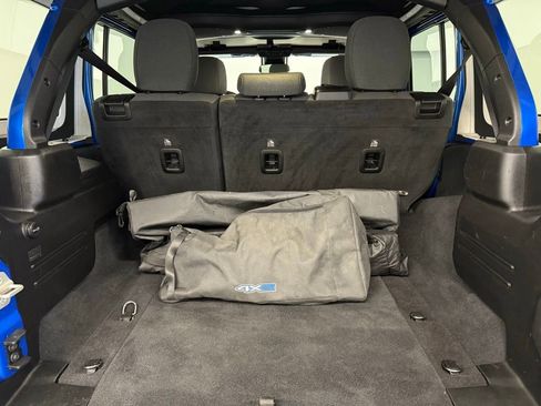 Used 2024 Jeep Wrangler Unlimited AWD/4WD image 12