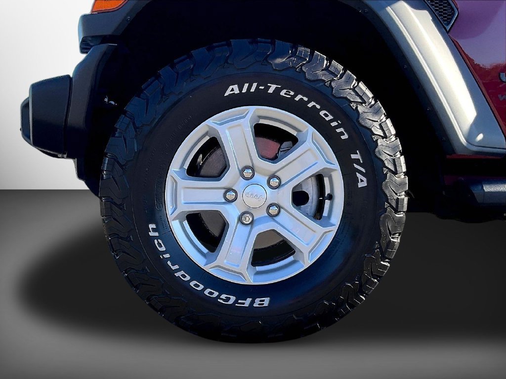 Used 2022 Jeep Wrangler Sport AWD/4WD image 32