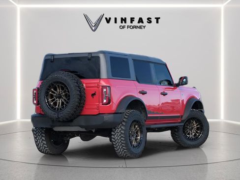 Used 2023 Ford Bronco Wildtrak image 3