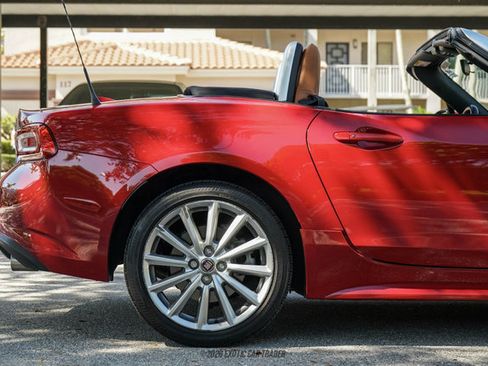Used 2020 FIAT 124 Spider Lusso RWD image 10