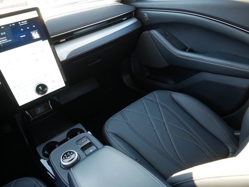 Used 2023 Ford Mustang Mach-E Select image 11