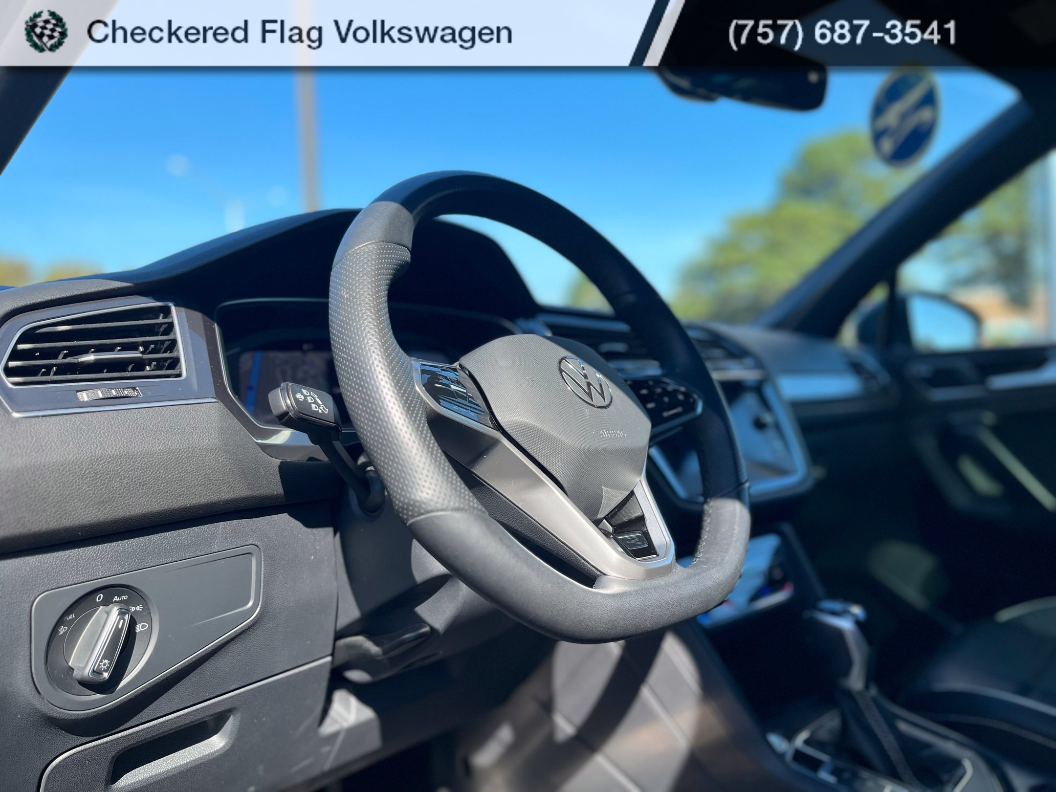 Used 2024 Volkswagen Tiguan SEL R-Line AWD/4WD image 21