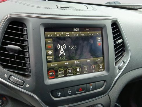 Used 2023 Jeep Cherokee Altitude Lux AWD/4WD image 21