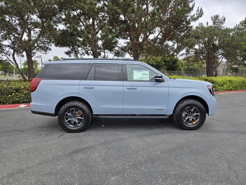 New 2025 Ford Expedition Tremor image 2