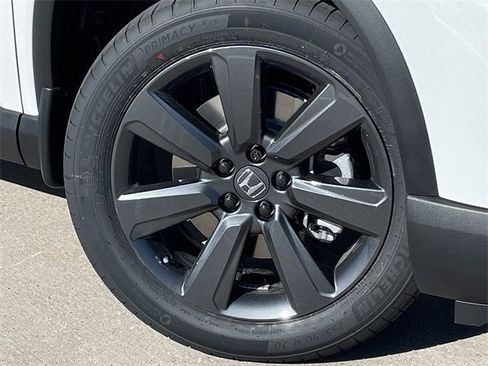 New 2025 Honda Pilot Sport image 10