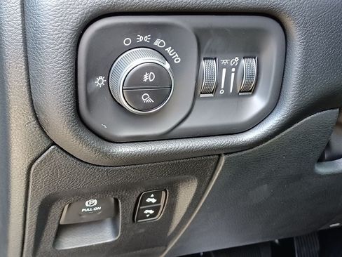 Used 2023 RAM 1500 Big Horn AWD/4WD image 13