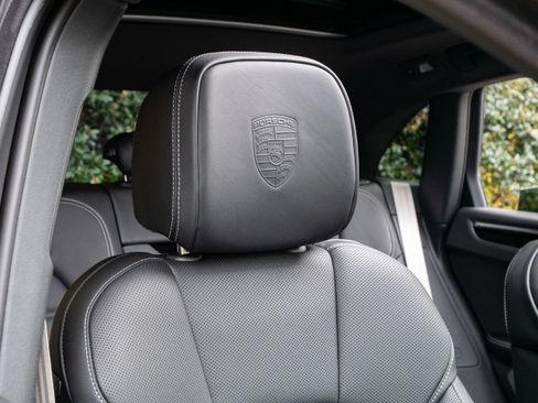 New 2026 Porsche Macan Turbo image 38