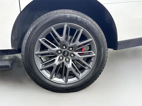 Used 2025 Ford Expedition Max Platinum w/ Stealth Performance Package AWD/4WD image 32
