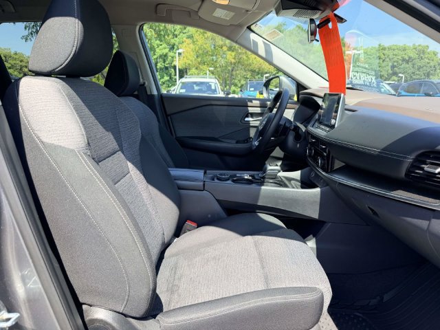 Used 2023 Nissan Rogue SV AWD/4WD image 10