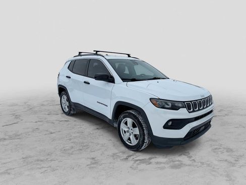 Certified 2022 Jeep Compass Latitude image 2