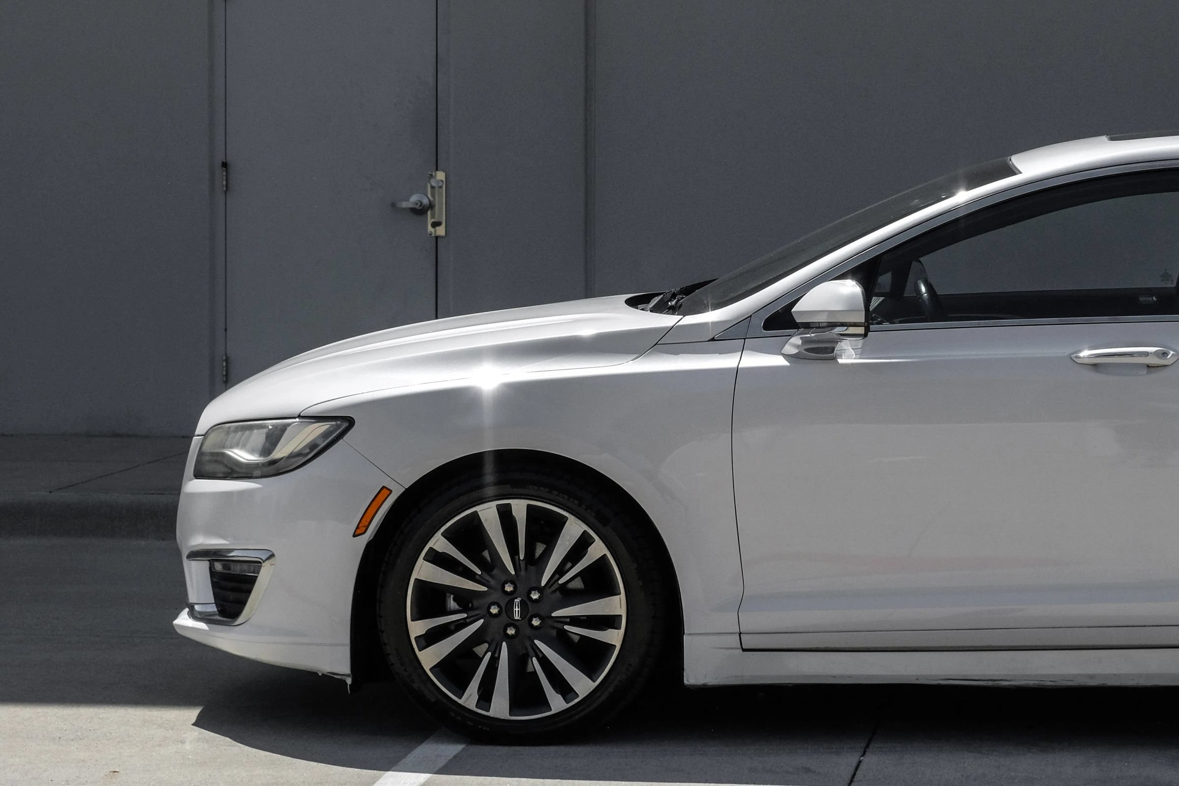 Used 2017 Lincoln MKZ Reserve FWD image 11
