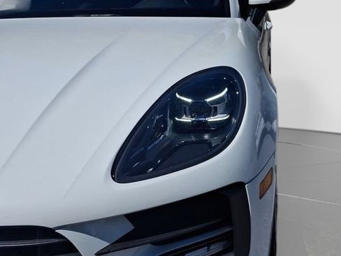 Used 2020 Porsche Macan AWD/4WD image 11