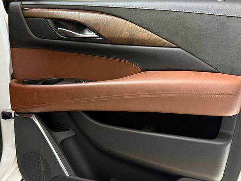 Used 2016 Cadillac Escalade ESV Luxury image 44