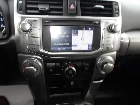 Used 2018 Toyota 4Runner SR5 Premium image 18