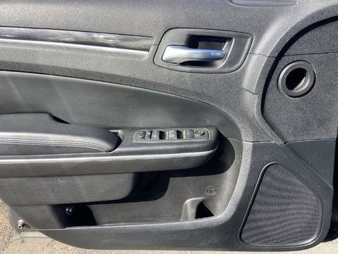 Used 2022 Chrysler 300 Touring w/ Sport Appearance Package image 17